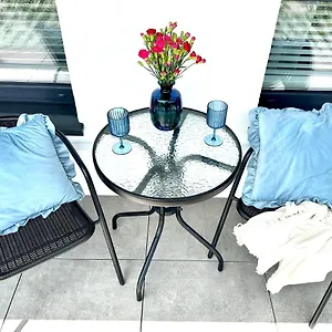 Zoli Stork - Hubnera 1 Apartament Warszawa
